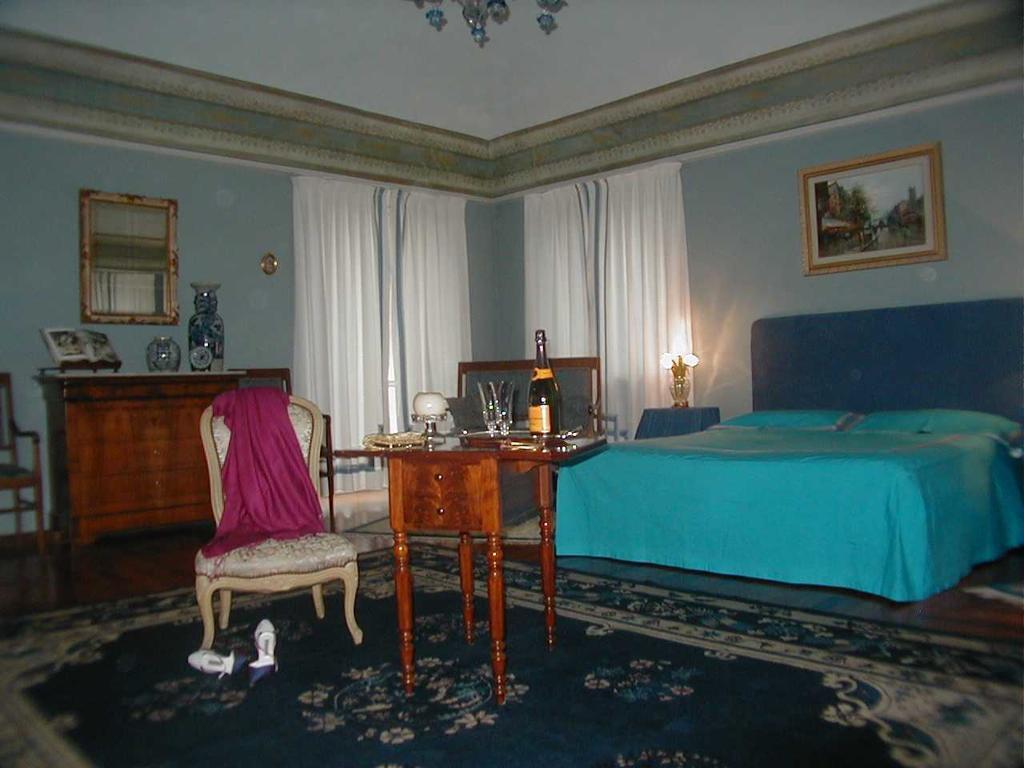 فوسّانو Torre Dei Frati Bed & Breakfast الغرفة الصورة