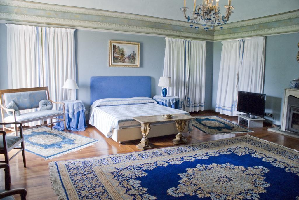 فوسّانو Torre Dei Frati Bed & Breakfast الغرفة الصورة