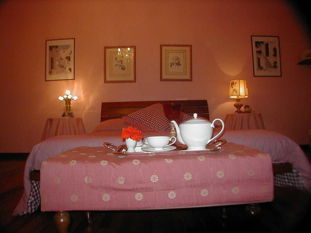 فوسّانو Torre Dei Frati Bed & Breakfast الغرفة الصورة